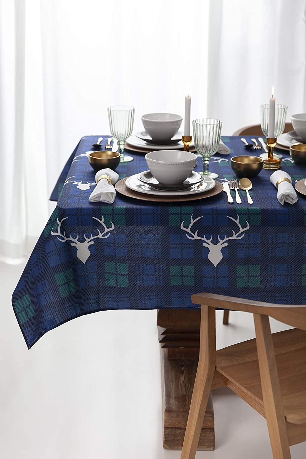 Traditional Christmas Tablecloth Blue Tartan Design - Christmas Table Cloths (59" X 86", Traditional)